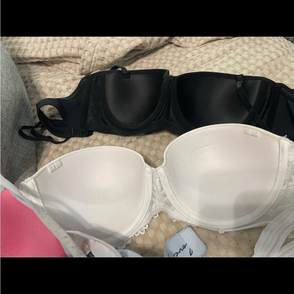 Bundle of 4 Bras- Offers Welcome - Picture 4 of 7